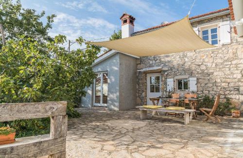 Vizinada Villa | Villa Hideaway with heated pool, sauna & bikes
