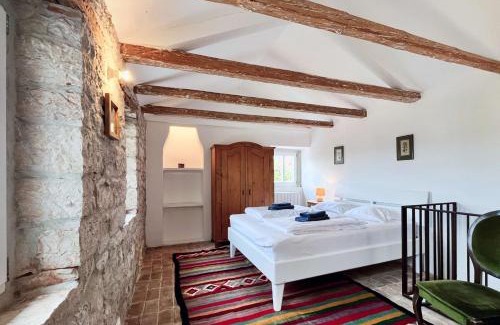 Vizinada Villa | Villa Hideaway with heated pool, sauna & bikes