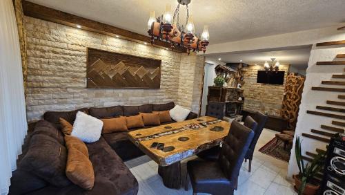 Sarnitsa Casa | Villa Hills - къща за гости с храна