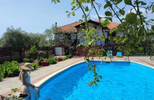 Potos Apartamento | VILLA IATROU