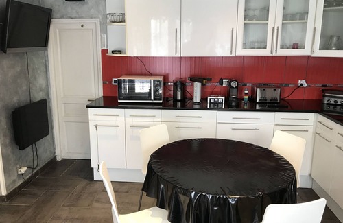 Sainte-Anne Villa | Villa ideal para 9 con 4 dormitorios, 3 baños, piscina, parking privado.