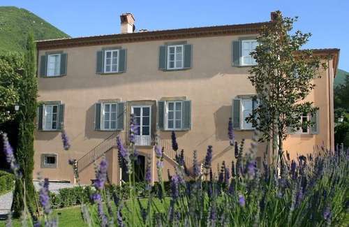 Vorno Villa | Villa Il Colosso - Country style villa with private pool