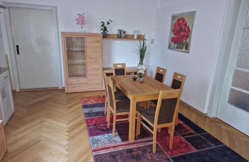 Weissenfels Apartamento | Villa im Grünen