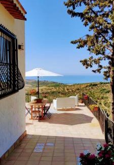 Sciacca Casa | villa immersa in oliveto vista mare