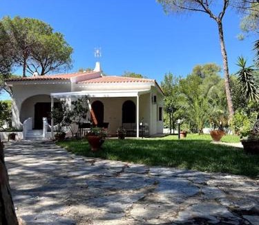 Santa Margherita di Pula Casa | Villa immersa nel verde a 150mt dal mare adiacente al Forte Village Resort