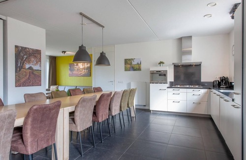 Arcen Villa | Villa restaurada con 5 baños, situado en una zona verde.