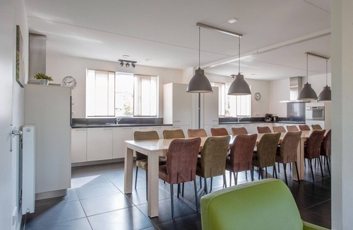 Arcen Villa | Villa restaurada con 5 baños, situado en una zona verde.