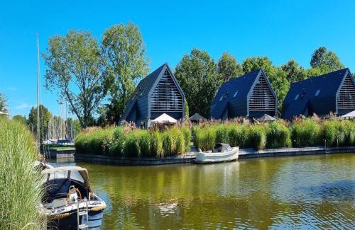 Balk Casa | Villa in Balk with Private Jetty on Slotermeer, cleaning included