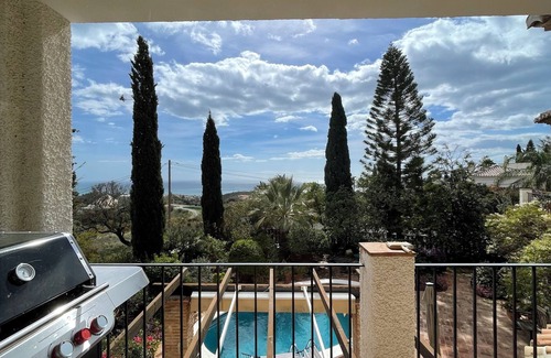 Vélez-Málaga Villa | Villa in Benajarafe with Pool, Sea Views & Separate Guest Apartment – Sleeps 10