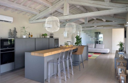 Ferretto Villa | Villa de piedra en Cortona con piscina