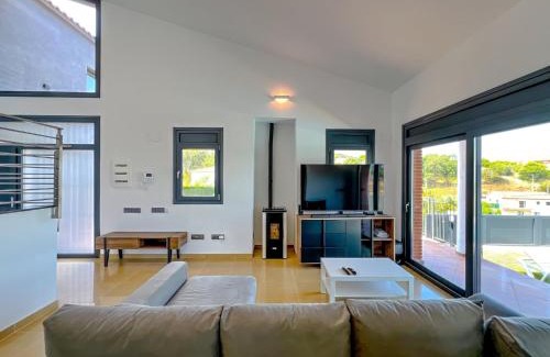 Mont Barbat Apartamento | Villa in Costa Brava with Private Pool