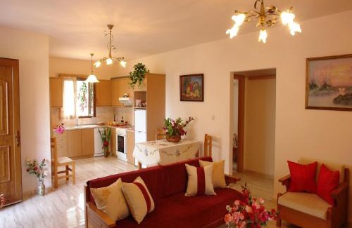Asteri Casa | Villa in Crete near Beach & Olive Trees