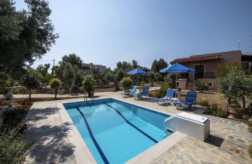 Asteri Casa | Villa in Crete near Beach & Olive Trees