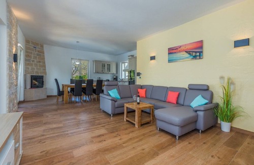 Kastelir-Labinci Villa | Villa en Deklici con Piscina Infinita y Vistas