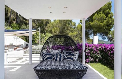 Sant Josep de sa Talaia Casa | Villa in Es Cubells with Infinity Pool & Views