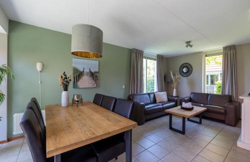 Andijk Casa | Villa in Friesland with Jetty and Garden