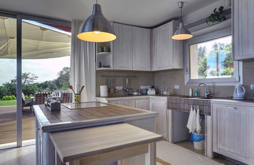 Peruski Villa | Villa en Peruki con piscina