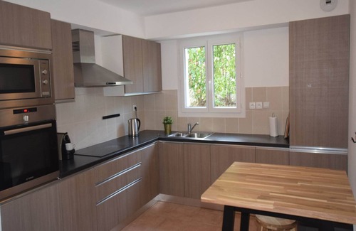 Joyeuse Villa | Villa en Joyeuse con piscina privada y vistas