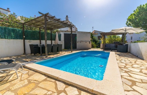 L'Escala Villa | Villa en L'Escala con Piscina Privada y Naturaleza