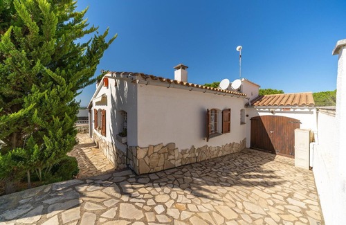 L'Escala Villa | Villa en L'Escala con Piscina Privada y Naturaleza