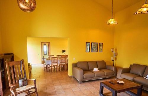 Villaverde Casa | Villa in La Oliva with Volcano View Pool
