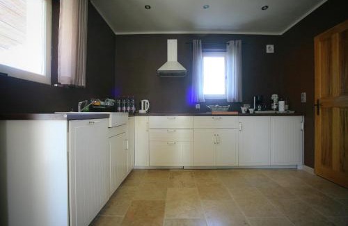 Apt Villa | Villa in Lubéron with Saltwater Pool