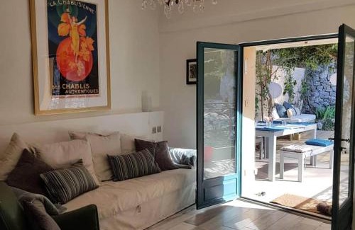 Meounes-les-Montrieux Casa | Villa in Méounes near Bandol Beach