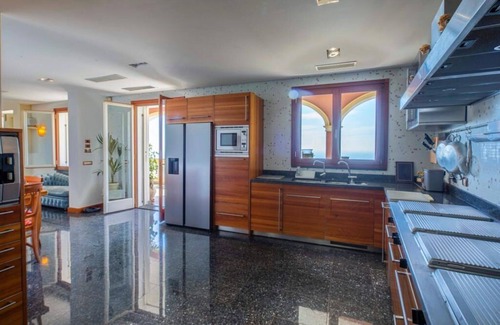 Ospedaletti Villa | Villa en Ospedaletti con 8 habitaciones, capacidad 20