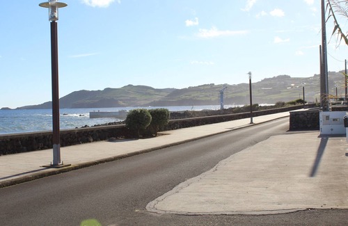 Praia da Vitoria Villa | Villa en Porto Martins - AL RRAL 449 Villa de nueva construcción totalmente amueblado y f