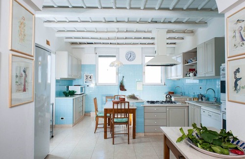 Paceco Villa | Hermoso apartamento de tres habitaciones con un pequeño jardín