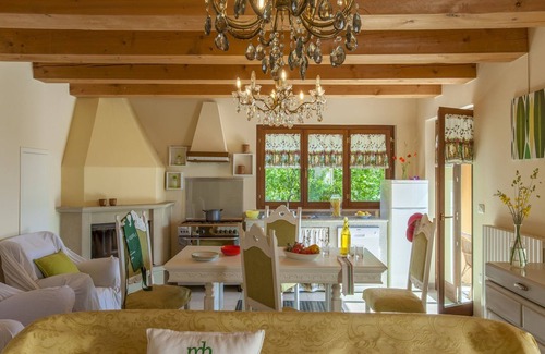 Pergola Villa | Villa Serena, Pérgola Tranquila