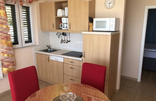 Podgora Apartamento | Villa en Podgora con piscina, vista al mar, ubicación tranquila, para 2-6 personas, WiFiIV gratis