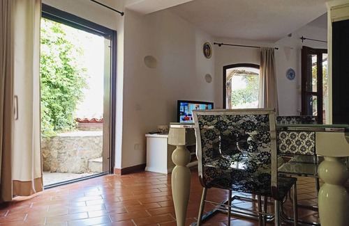 Punta Sardegna Villa | Villa en Porto Rafael con vista al mar, a 5 minutos de las playas.