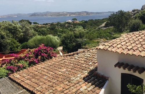 Punta Sardegna Villa | Villa en Porto Rafael con vista al mar, a 5 minutos de las playas.
