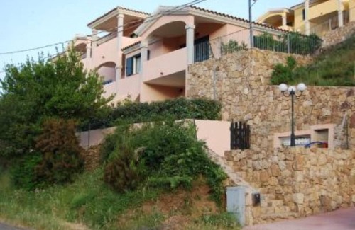 Franculacciu Casa | Villa in residence with garden and private parking space communal pool.