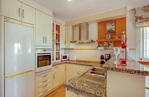 Salobreña Casa | Villa in Salobrena near Tropical Pool & Beach