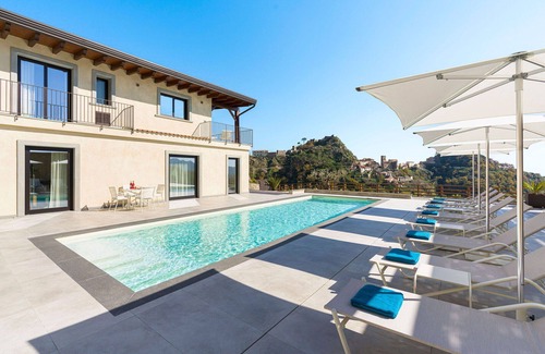 Savoca Villa | Villa en Savoca con 5 habitaciones, capacidad 10