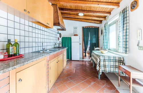 Agnone Bagni Casa | WiFi y jardín: una joya siciliana