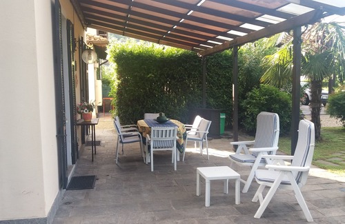Orta San Giulio Villa | Villa en el parque verde en el Lago de Orta