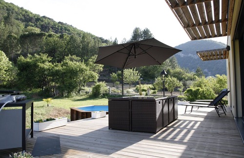 Curnier Casa | Villa in the Provencal countryside with pool.