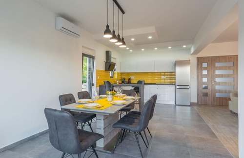 Turanj Villa | Villa de Lujo en Turanj con Piscina