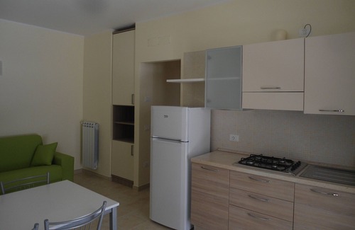 Defensola Villa | Adosada Vieste a 150 m del mar y de la playa con terraza y jardín.