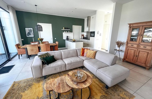 Zeewolde Casa | Villa en Zeewolde con embarcadero privado