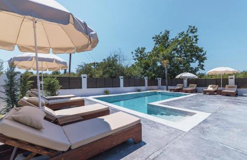Kalamaki Villa | Villa Infinity Theo