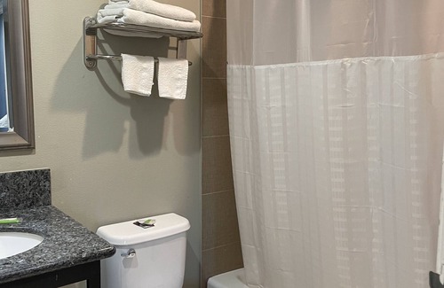 Hawthorne Hotel | Villa Inn & Suites