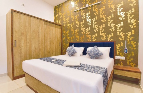 Lake Swaroop Sagar Hotel | Villa Inn Udaipur by Yansh Group