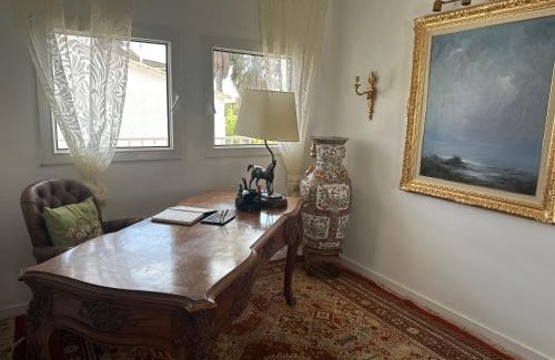 Pineda de Mar Cama Y Desayuno | Villa IRI Habitación N1 con baño propio y balcón