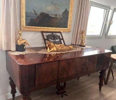 Pineda de Mar Cama Y Desayuno | Villa IRI Habitación N 2 con un baño compartido , balcón