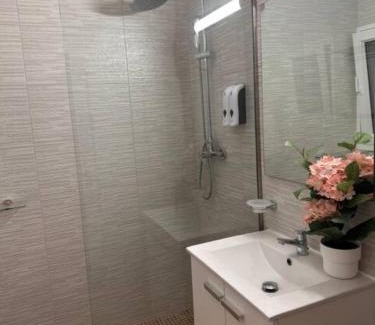 Pineda de Mar Cama Y Desayuno | Villa IRI Habitación N 4 - Suit con balcón