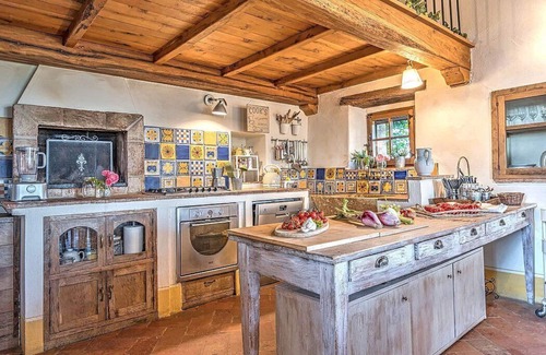 Pienza Villa | Villa Irmina, fully refundable with voucher*: A characteristic and welcoming two-story ancient tuscan country house surrounded by meadows and by green hills, with Free WI-FI.
